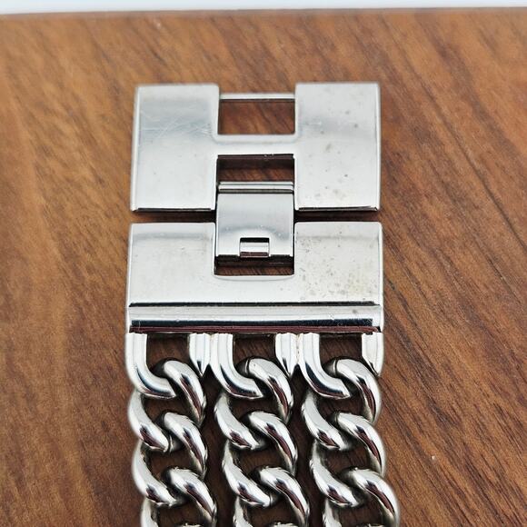 Y2K Guess Rhinestone Love Bling Watch Silver Tone Chain Link Wide Bracelet Band - Picture 8 of 8